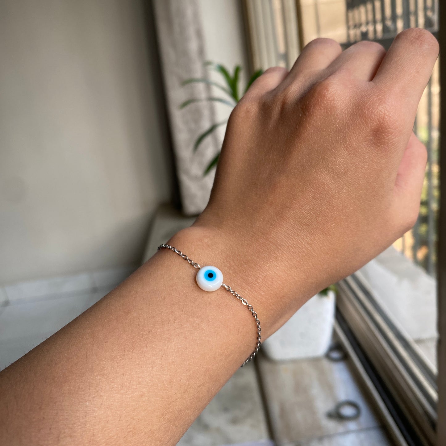 MINIMAL EVIL EYE BRACELET