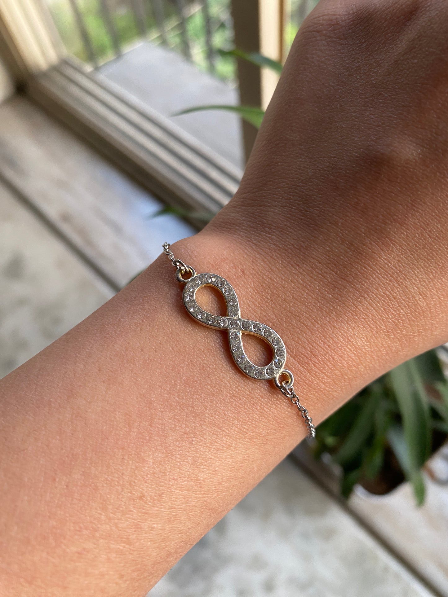 DIAMOND STUDED INFINITY BRACELET