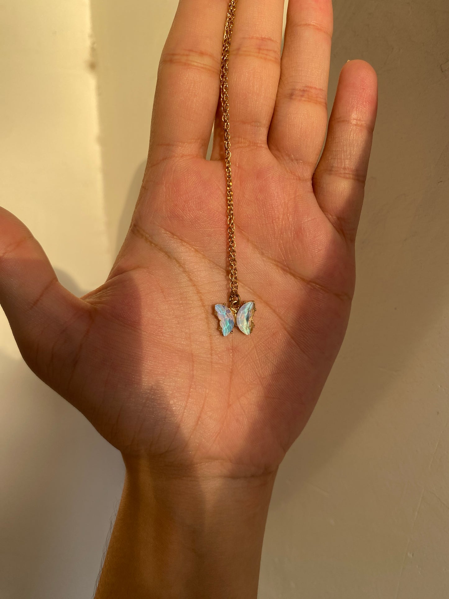 HOLOGRAPHIC SHINY BUTTERFLY NECKLACE