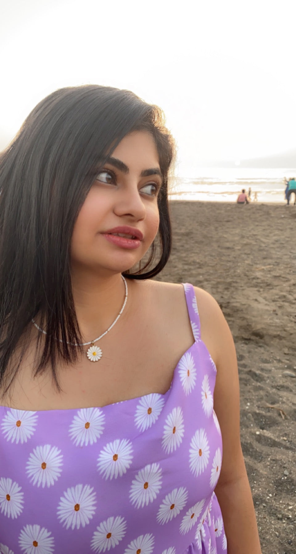 WHITE DAIZY NECKLACE