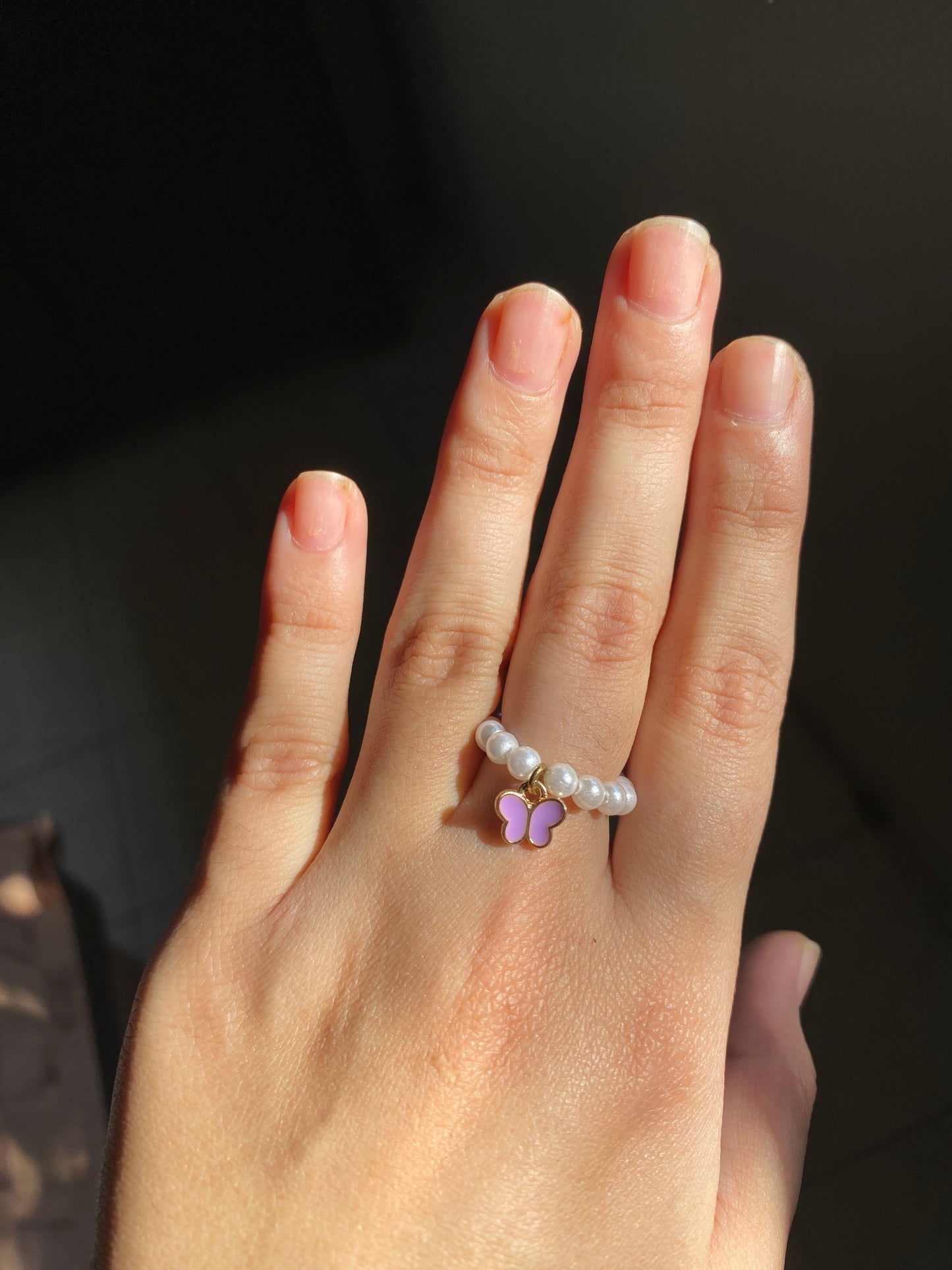 HANGING BUTTERFLY PEARL RING