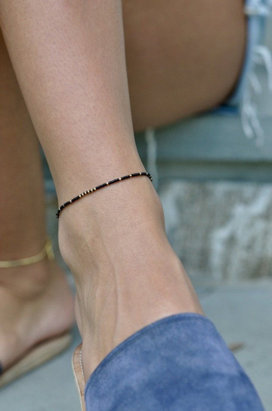 PITCH DARK WITH A TOUCH OF GOLDEN - ANKLET