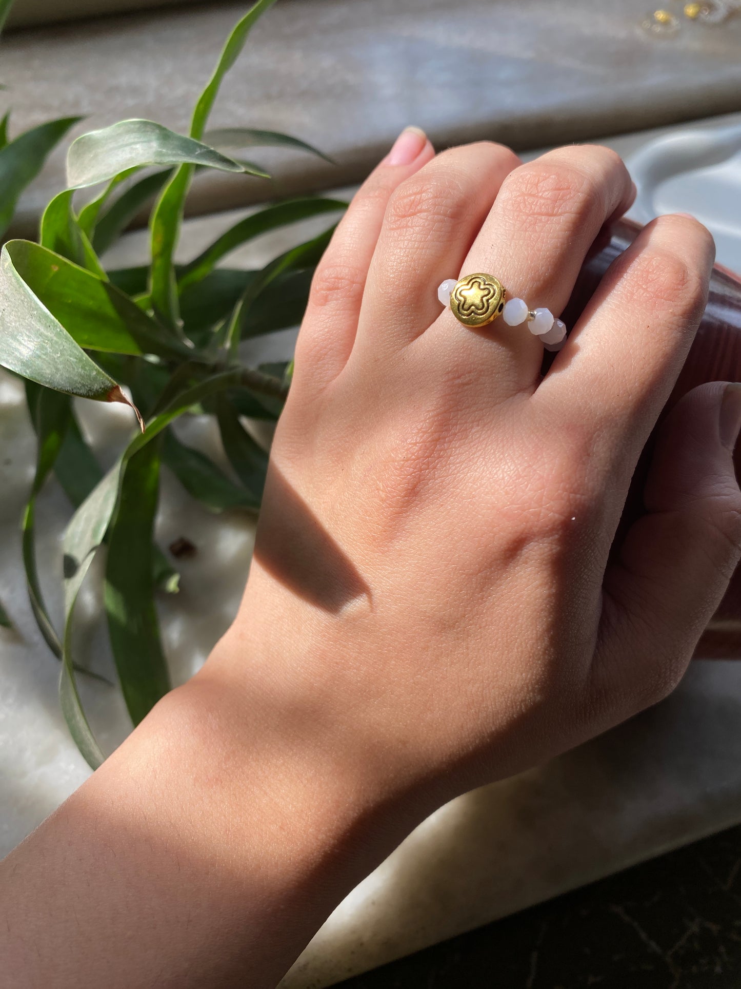 WHITE CRYSTAL FLOWER RING