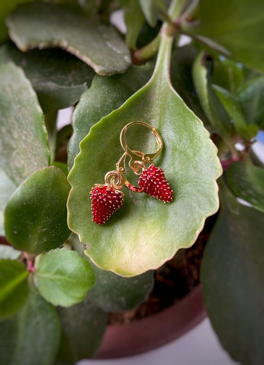 STRAWBERRY EARRINGS