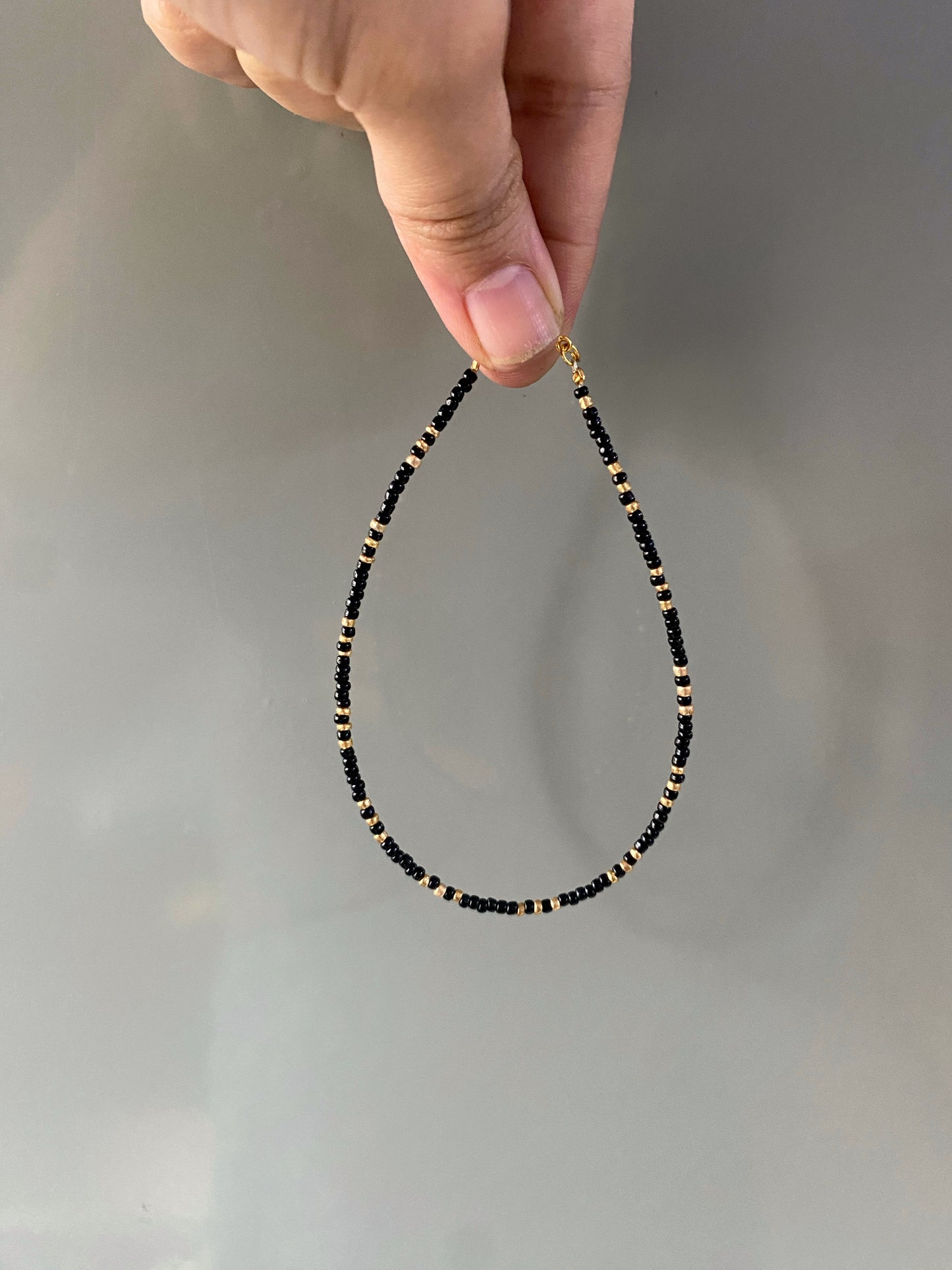 BLACK AND GOLDEN - DELICATE ANKLET