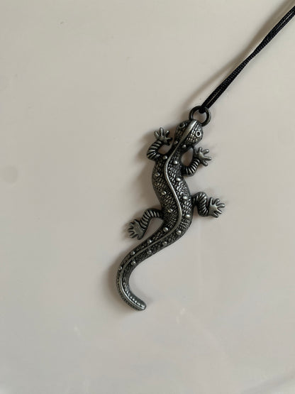 UNISEX LIZARD ANTIQUE ALLOY NECKLACE WITH THREAD