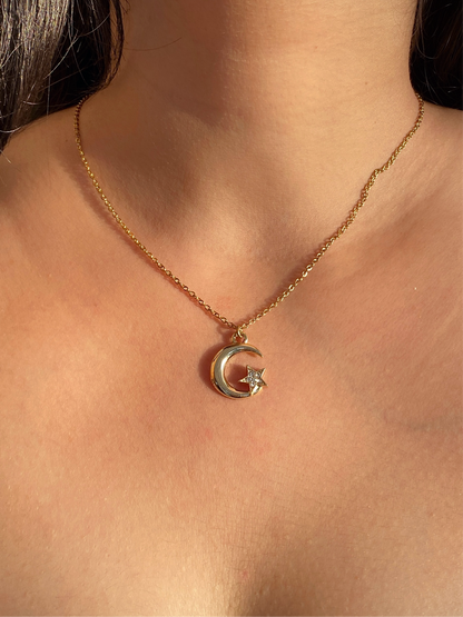 CRESCENT MOON WITH A LITTLE STAR - NECKLACE