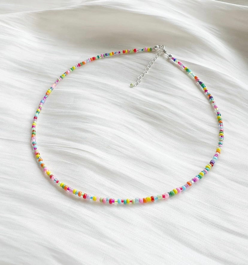 MULTICOLOUR BEADED CHOKER