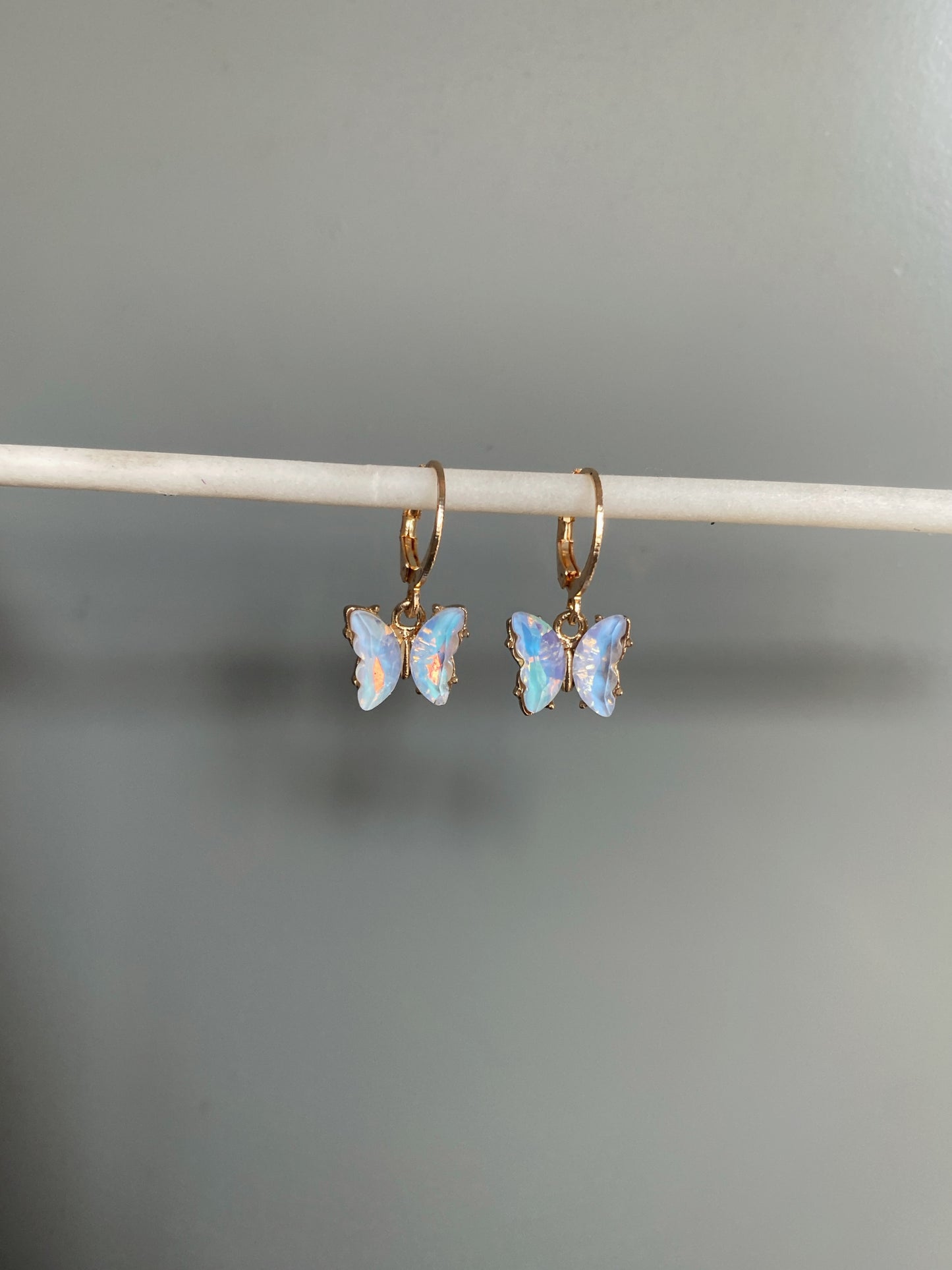 HOLOGRAPHIC SHINE BUTTERFLY EARRING