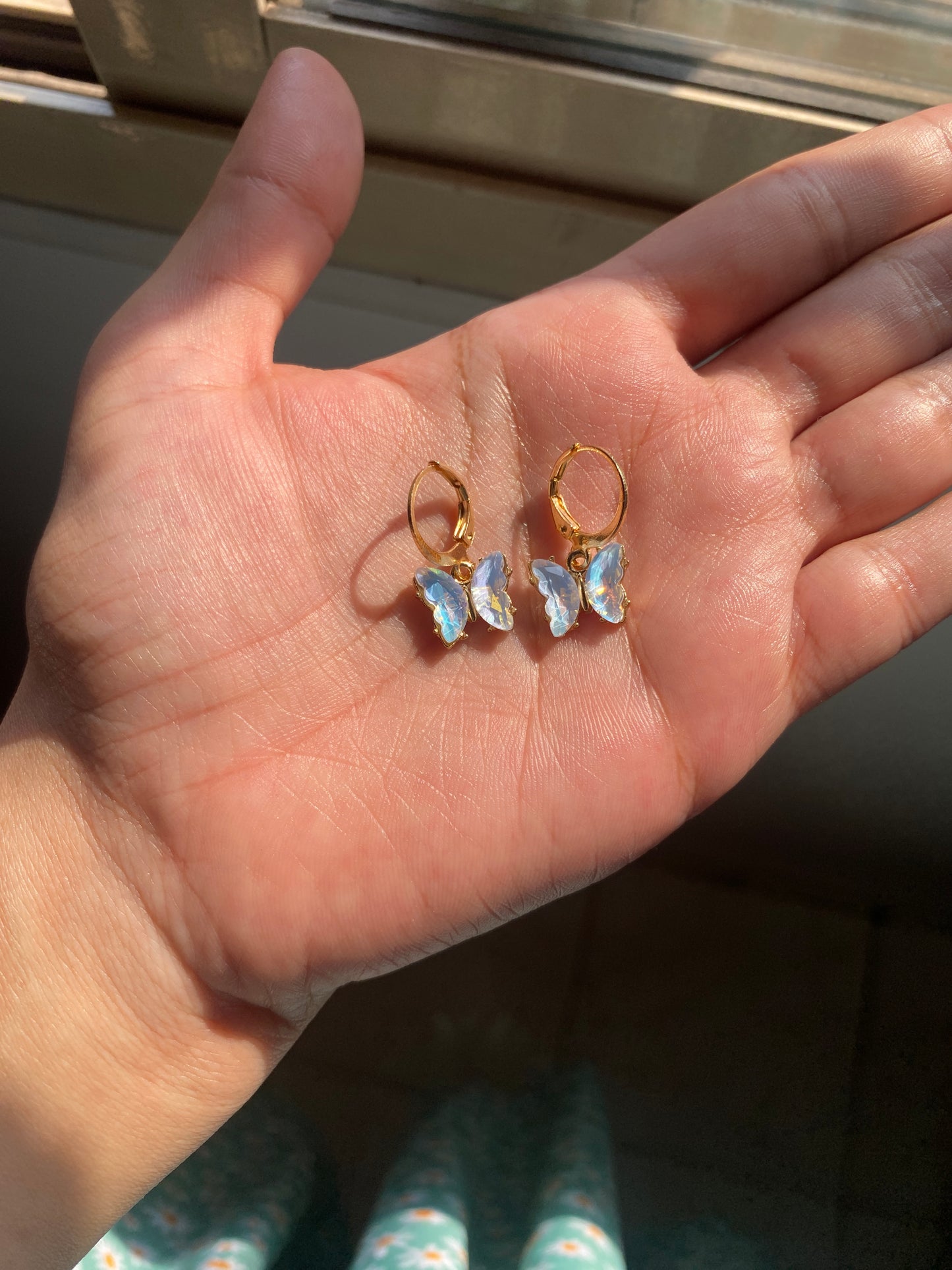 HOLOGRAPHIC SHINE BUTTERFLY EARRING