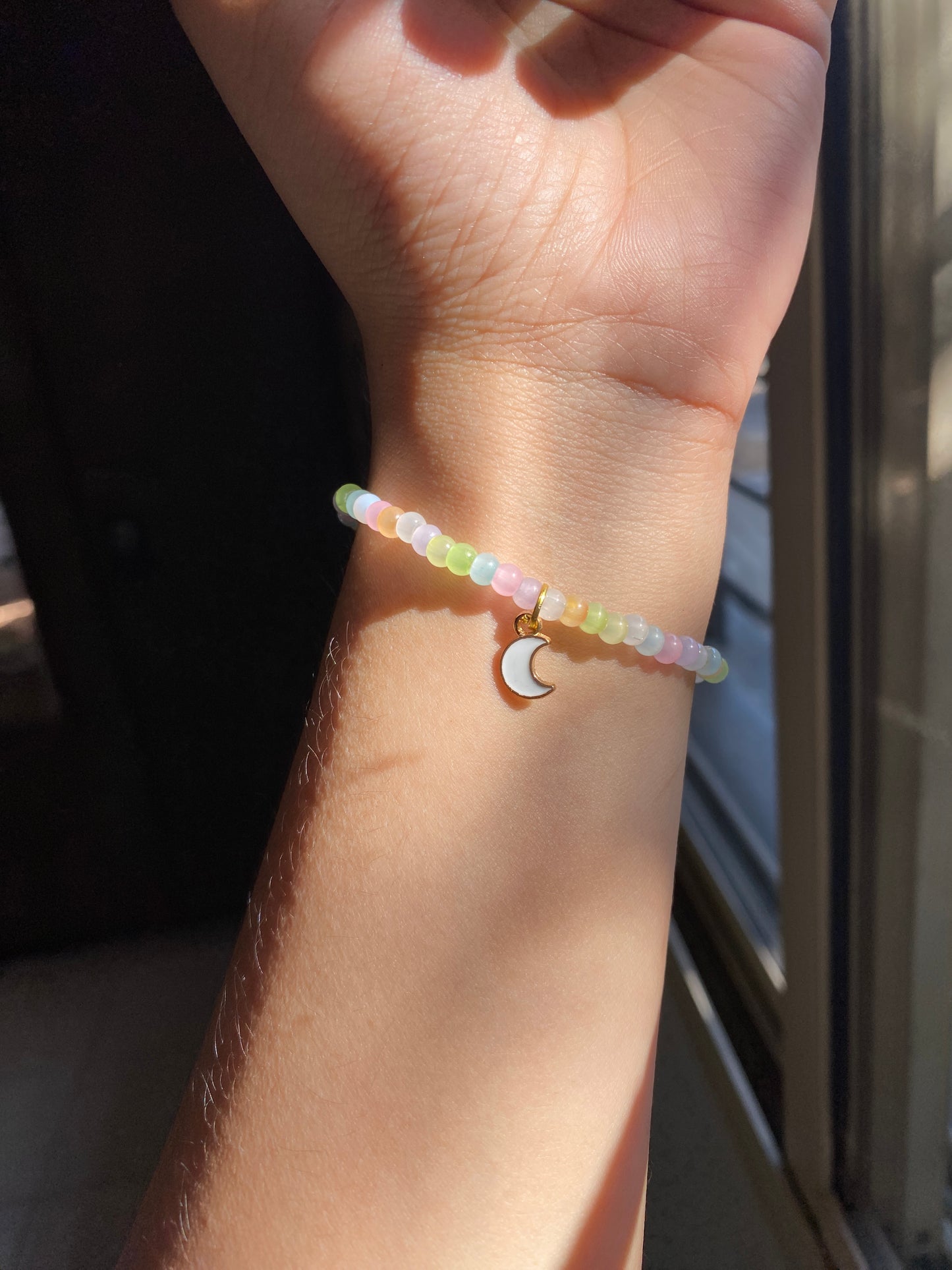 PASTEL PEARLED MOON BRACELET