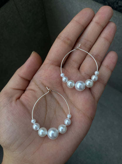 ASCENDING PEARLS HOOP EARRINGS