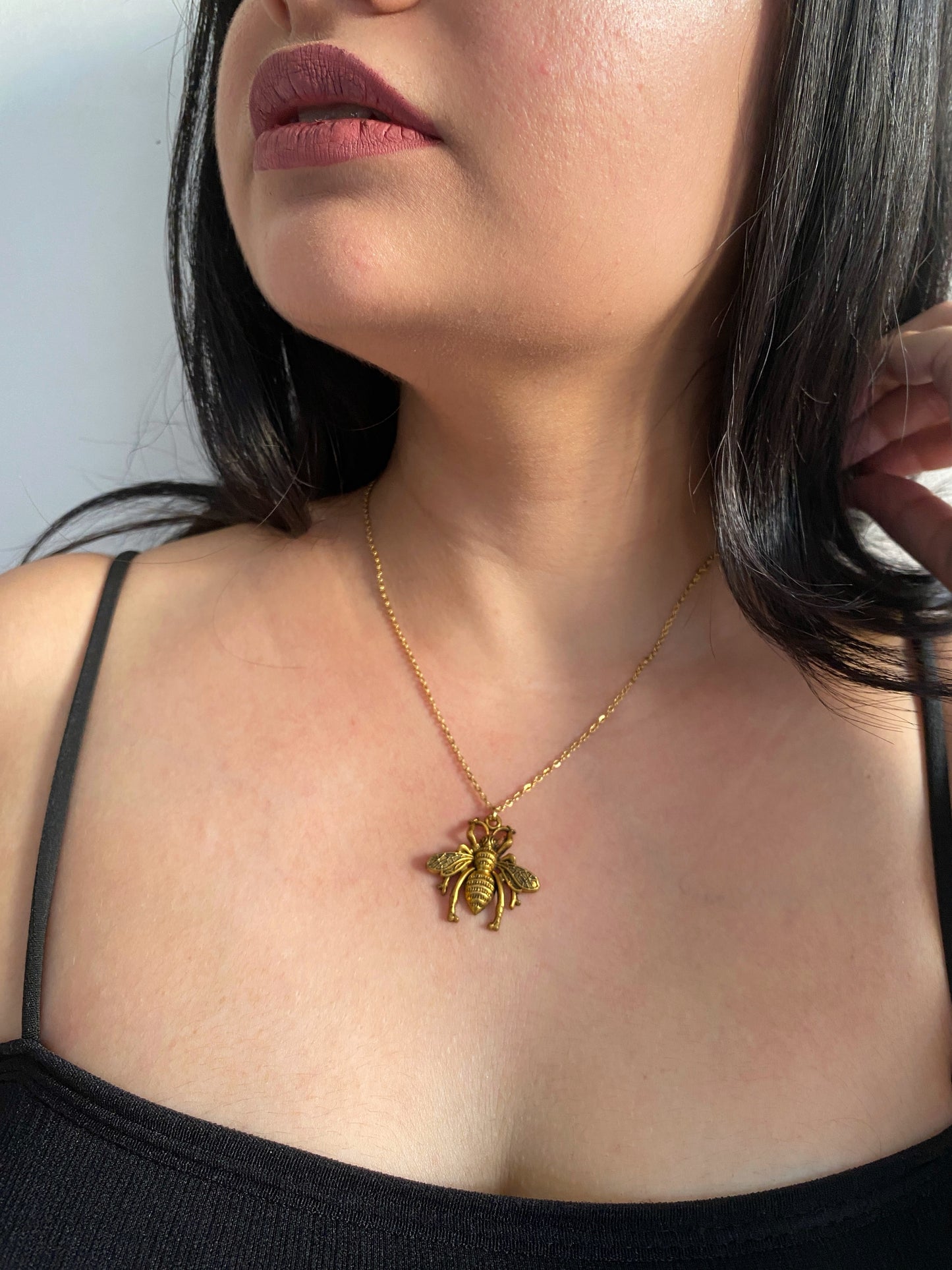 GOLDEN BEE CHAIN NECKLACE