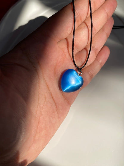 OPAL HEART NECKLACE WITH THREAD