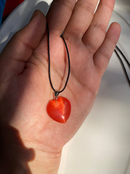 OPAL HEART NECKLACE WITH THREAD