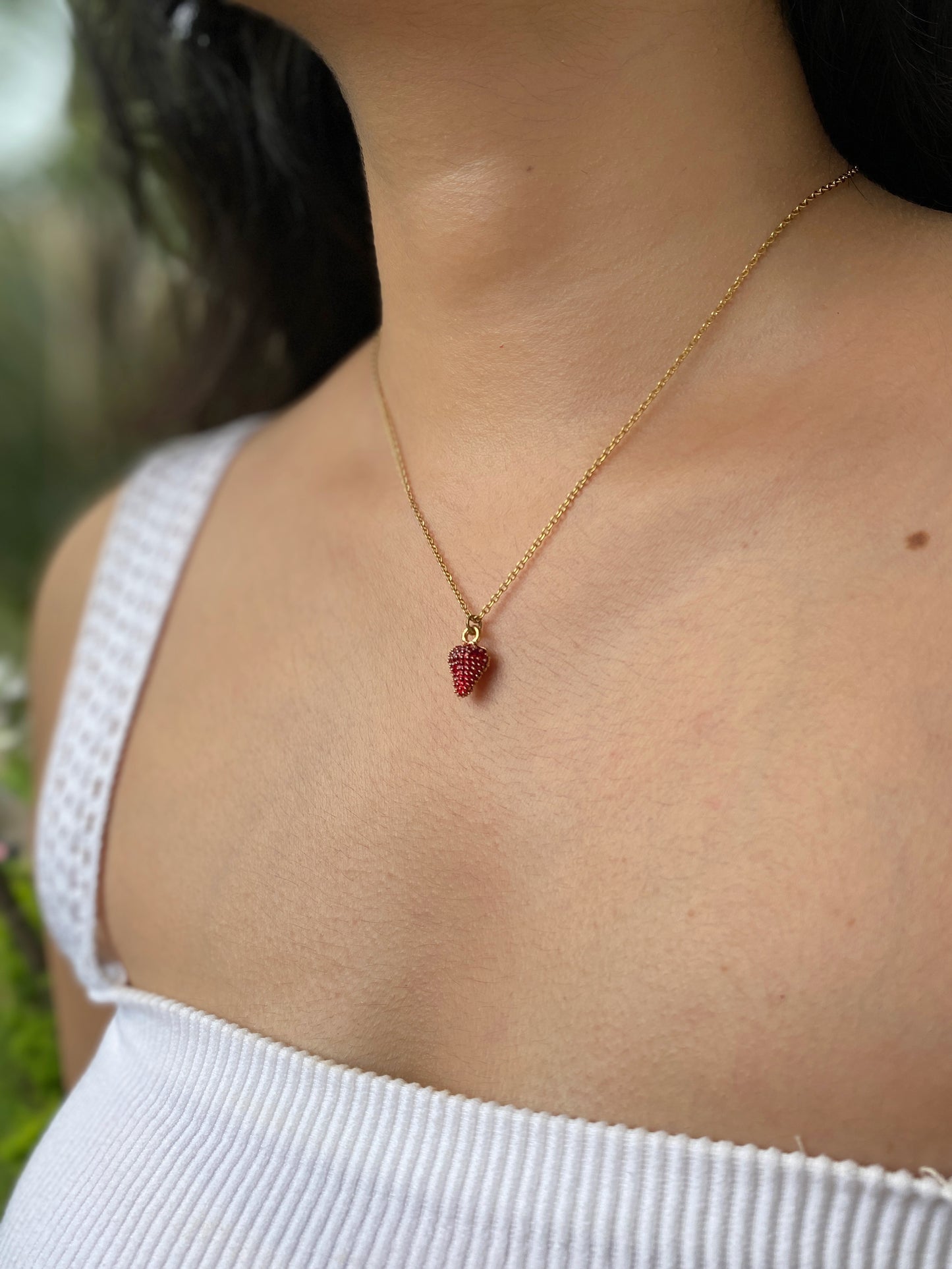 A TINY LITTLE STRAWBERRY - CHAIN NECKLACE