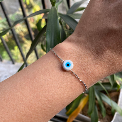 MINIMAL EVIL EYE SILVER CHAIN BRACELET