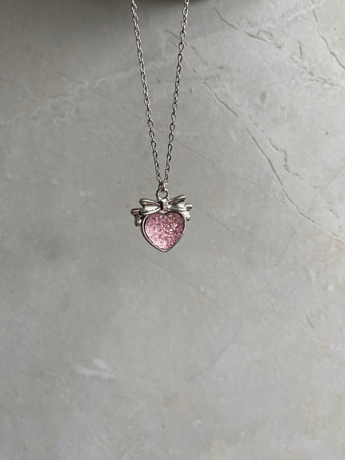 GLITTERY CRYSTAL BOW HEART NECKLACE WITH SILVER CHAIN