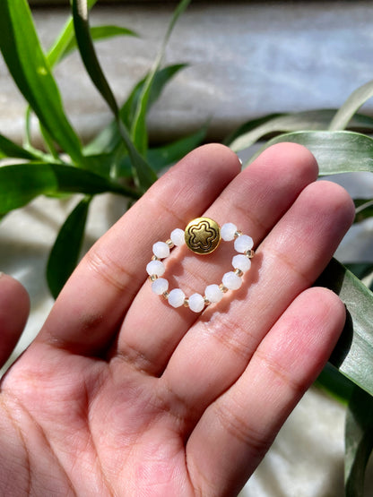 WHITE CRYSTAL FLOWER RING