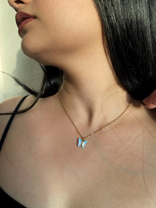 HOLOGRAPHIC SHINY BUTTERFLY NECKLACE