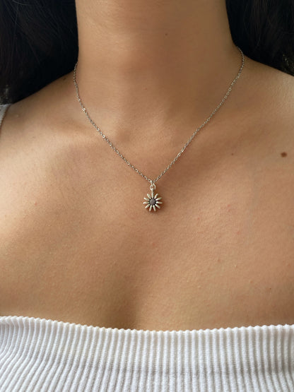 DELICATE SILVER SUNFLOWER NECKLACE