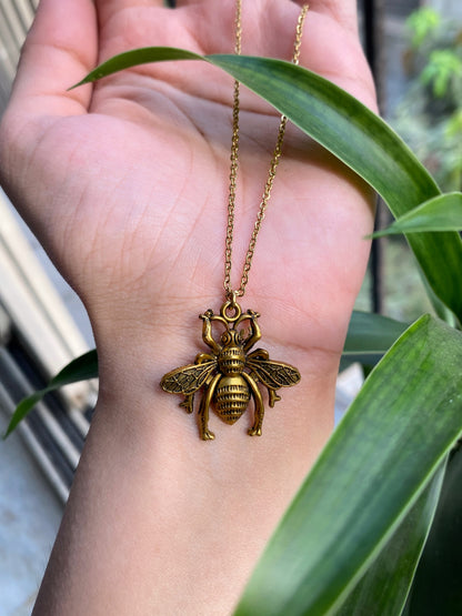 GOLDEN BEE CHAIN NECKLACE