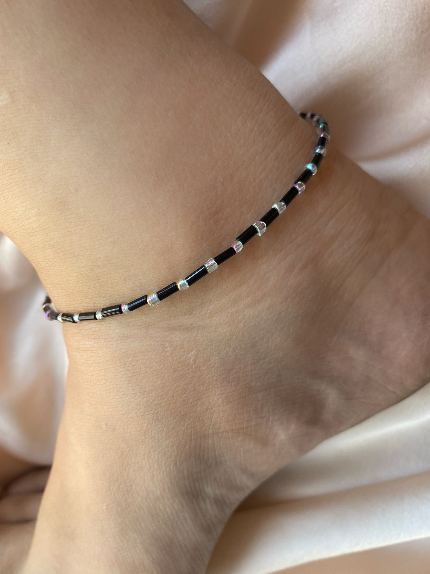 FLAT BEADED ANKLET