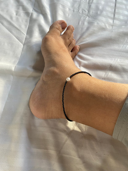 MINIMAL BEADED PEARL ANKLET