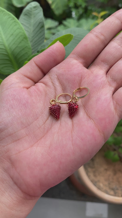 STRAWBERRY EARRINGS