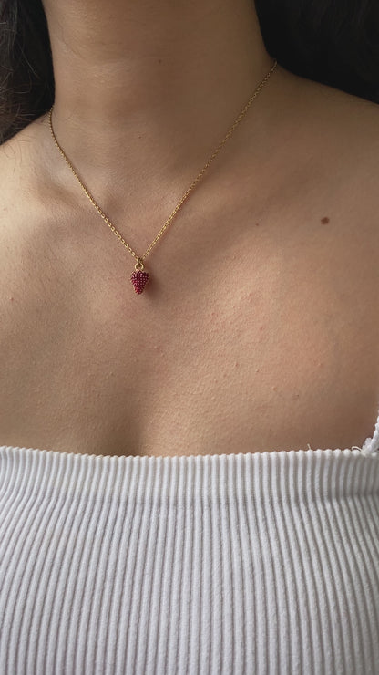 A TINY LITTLE STRAWBERRY - CHAIN NECKLACE