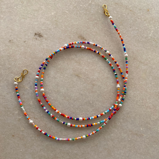 MULTICOLOR MASK CHAIN WITH PEARLS