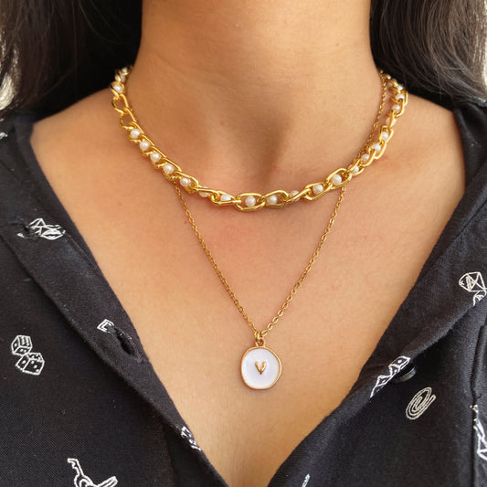 DOUBLE LAYER PEARL CHAIN WITH HEART PENDENT