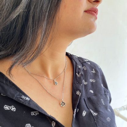 DOUBLE LAYER SILVER FLORAL NECKLACE