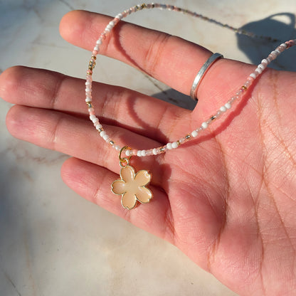 NUDE FLOWER NECKLACE