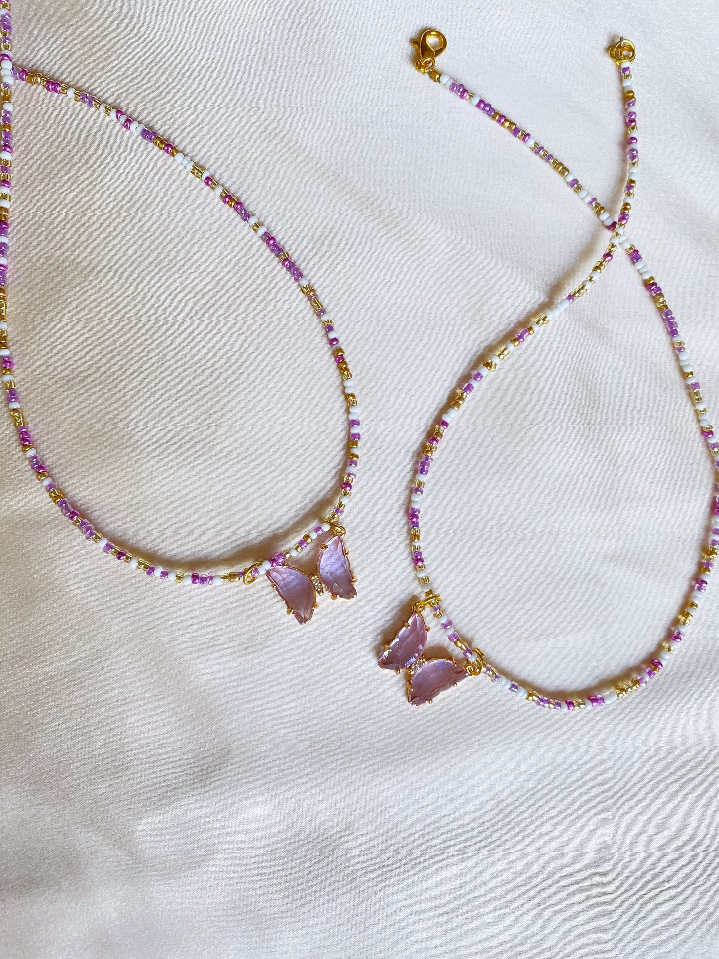 LILAC BUTTERFLY BEADS NECKLACE
