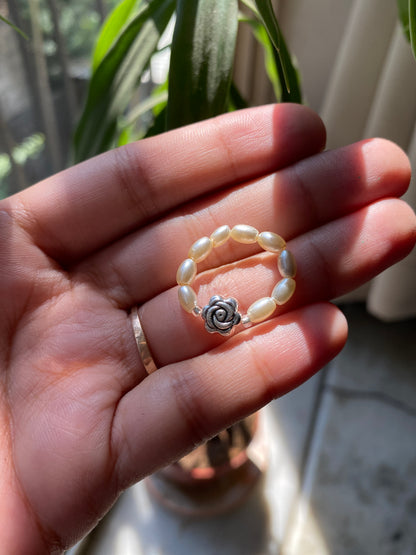 RICE PEARLS FLOWER RING