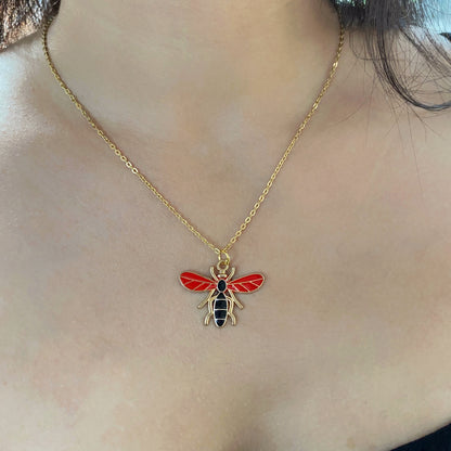 BEE CHAIN NECKLACE