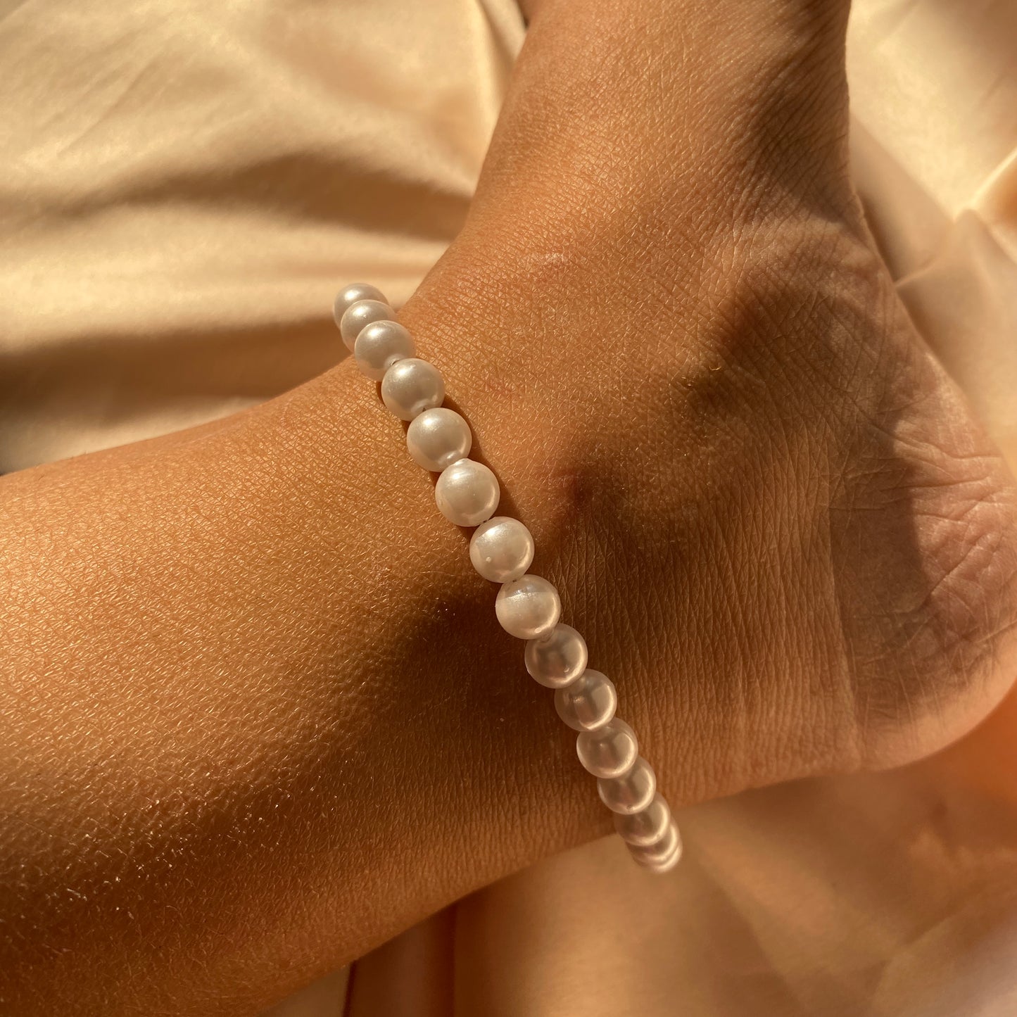 PEARLY-GIRLY ANKLET